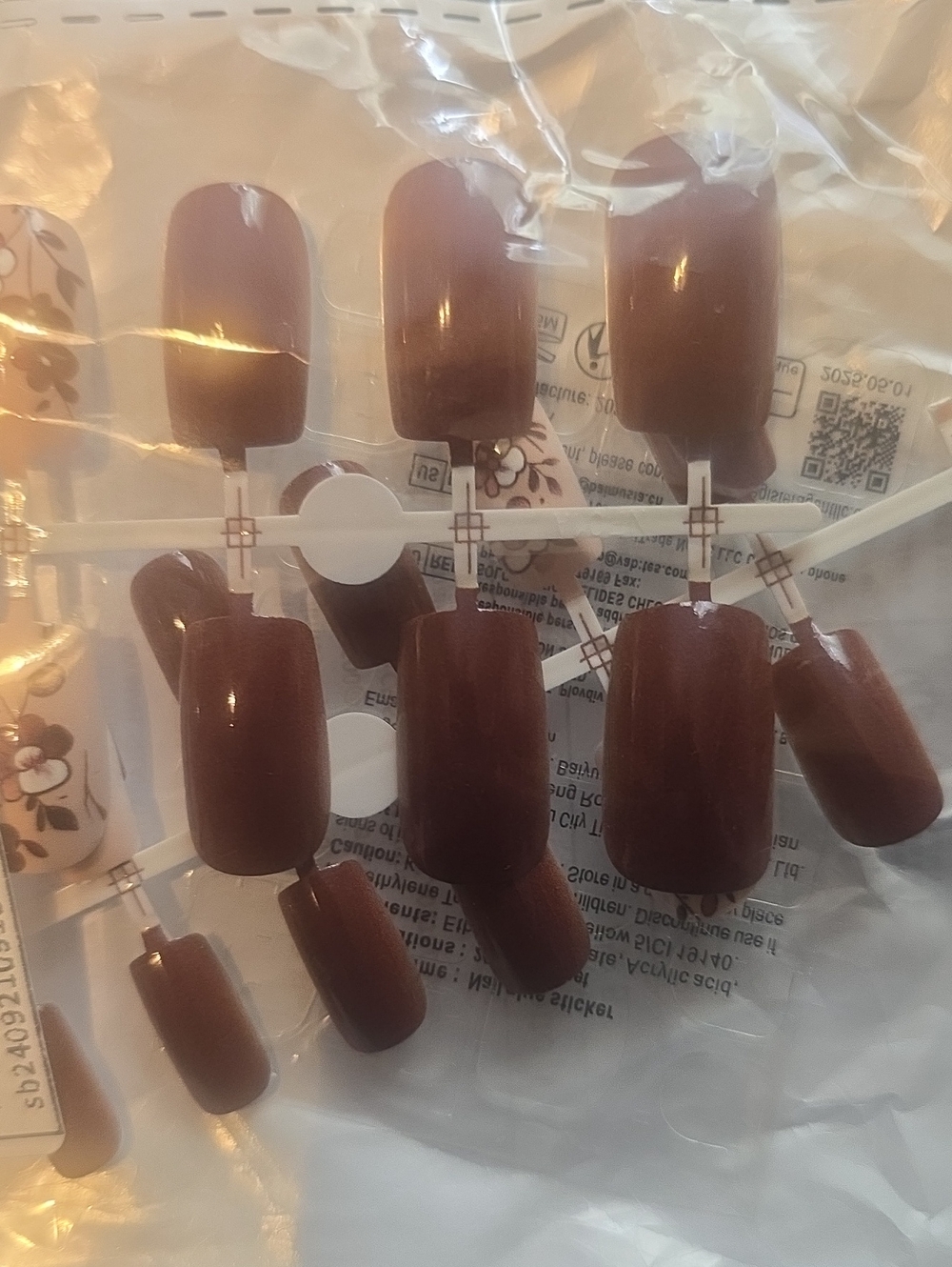 Press-On Nail Set - Brown False Nails with Floral Accent